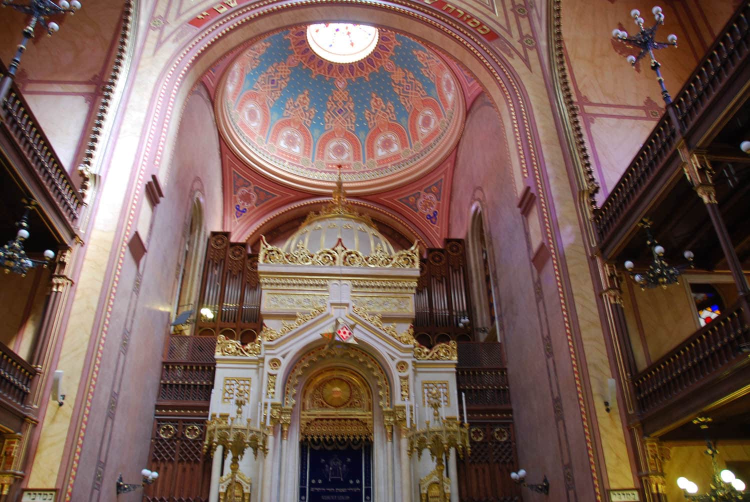 Intérieur de la synagogue Nagy